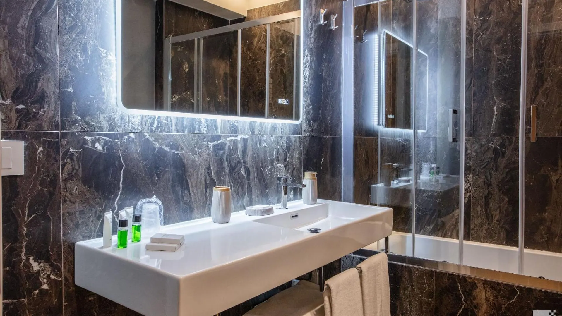 Cavour Suite Apartments Bologna Italy