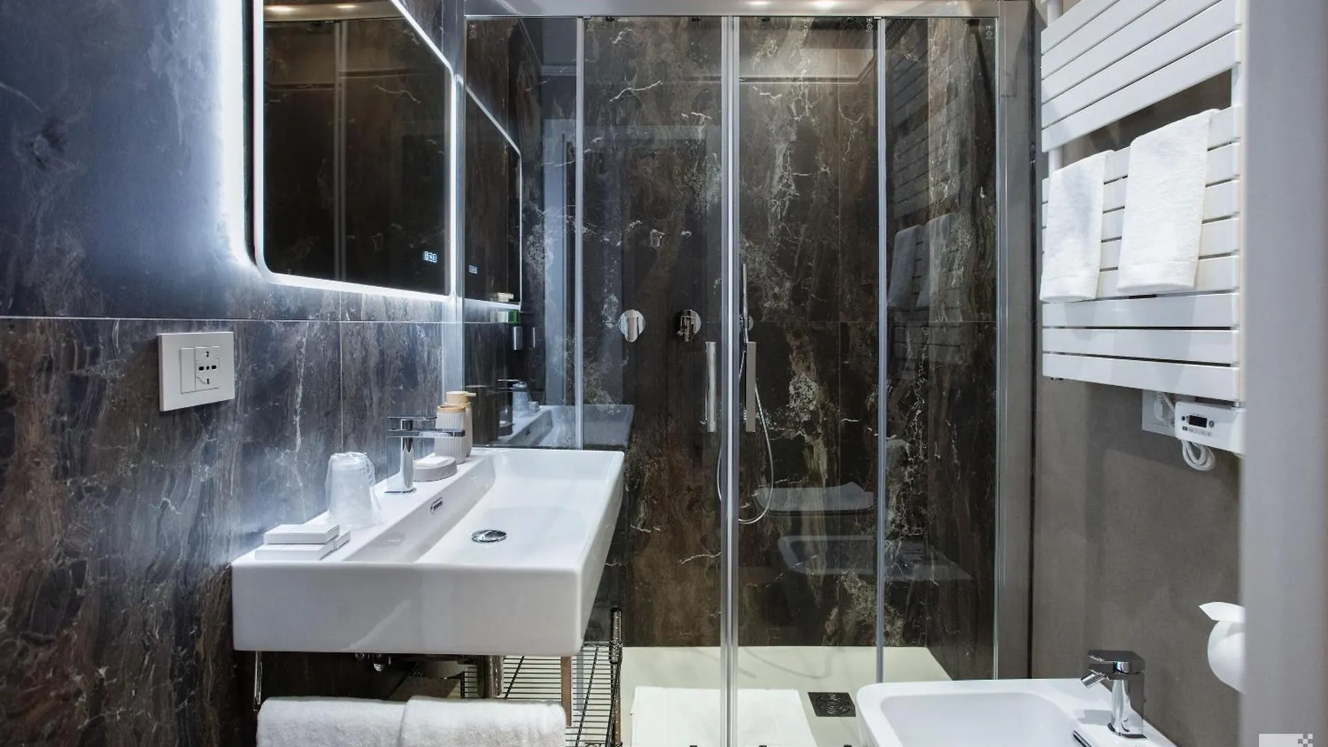 Cavour Suite Apartments Bologna