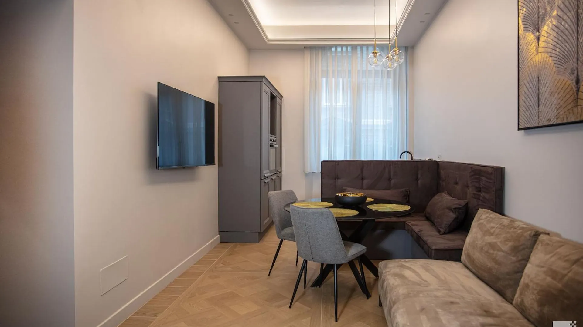 Cavour Suite Apartments Bologna 0*,